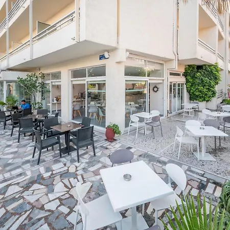 Koala Hotel 2*